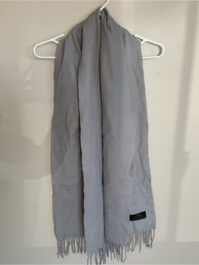 Women’s Gray Solid 100% Cashmere Woven Made in Germany Vintage Scarf w/ Fringe